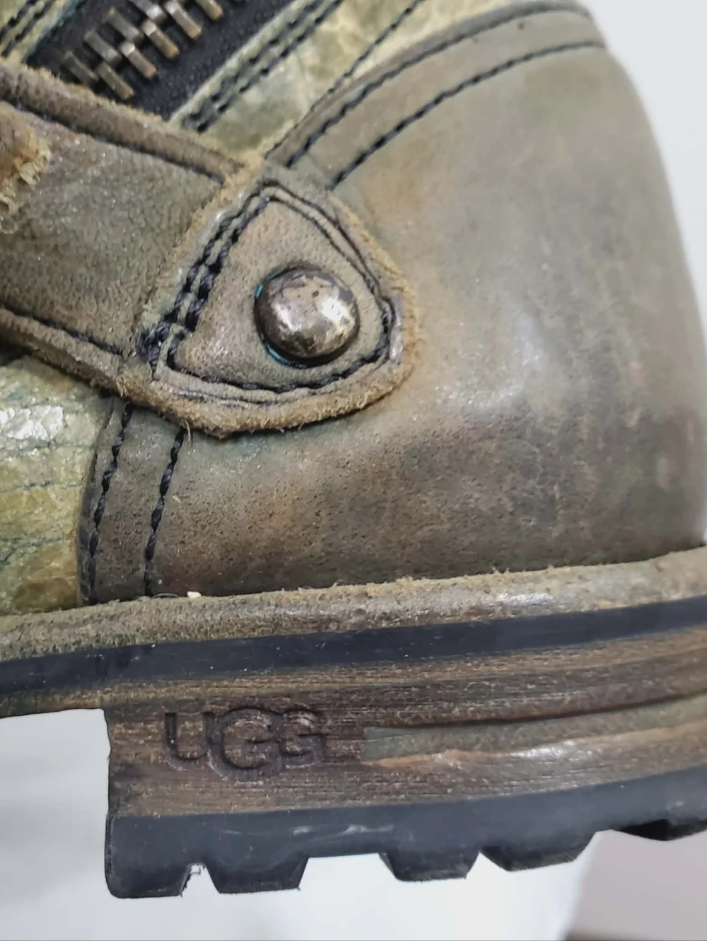 UGG Green Leather Shearling-Lined Mid Boots 7 - Picture 9 of 14